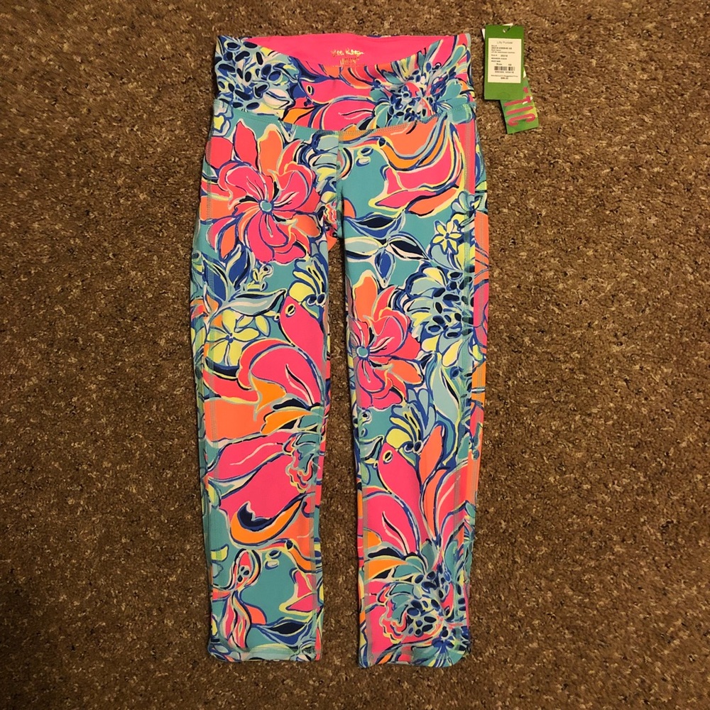 ❌ SOLD ❌ Lilly Pulitzer Breezy Babe Luxletics